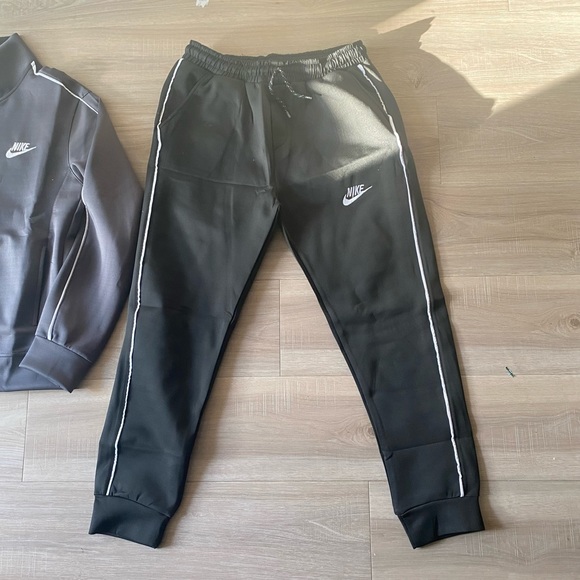 Grey Nike suit - Picture 5 of 5